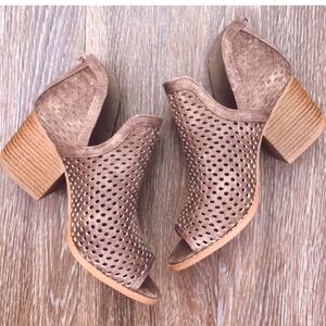 BNIB Qupid Taupe Perforated Open Toe Block Heels